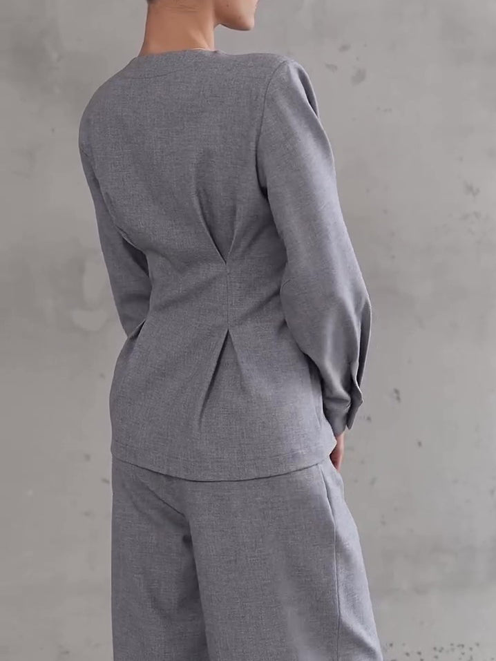 Ensemble gris clair avec haut asymétrique à col en V et boutons & pantalon Large